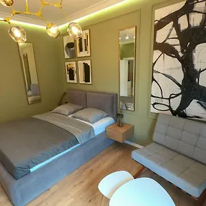 Roza's Center Apartment Tirana